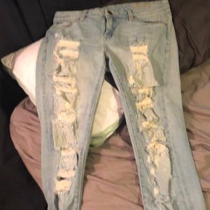 🍍Ripped blank nyc jeans